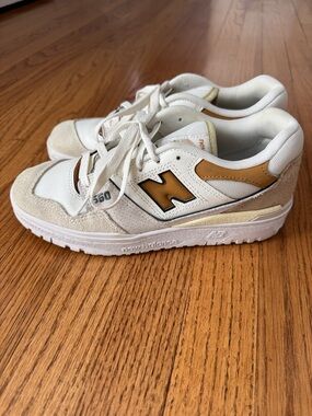 New Balance 550 Sneakers - size 8.5